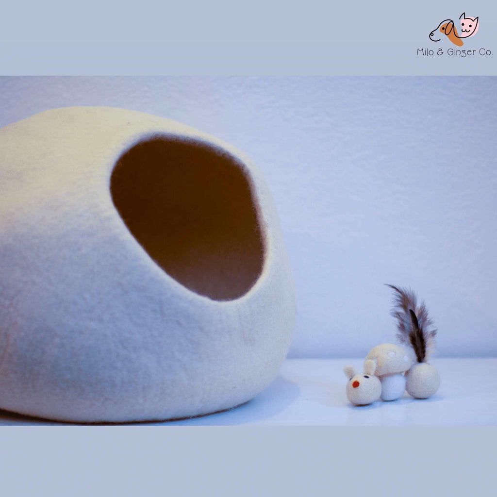 Cat Caves with Toys - Yak9 Chews